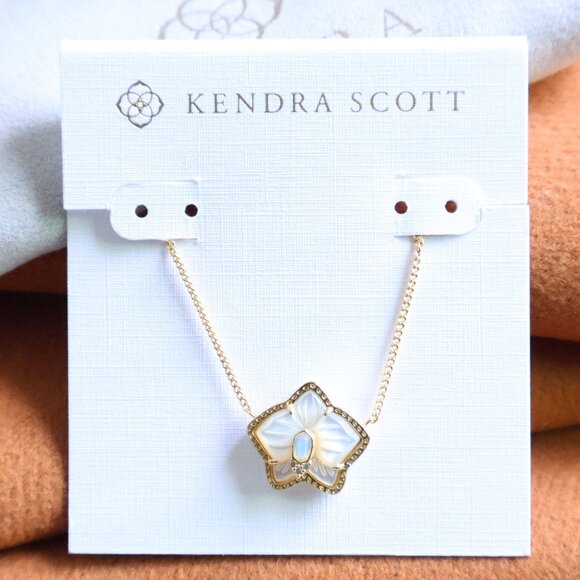 Kendra Scott | Joelle Orchid - Gold Ivory Mother-of-Pearl Necklace - Picture 1 of 2